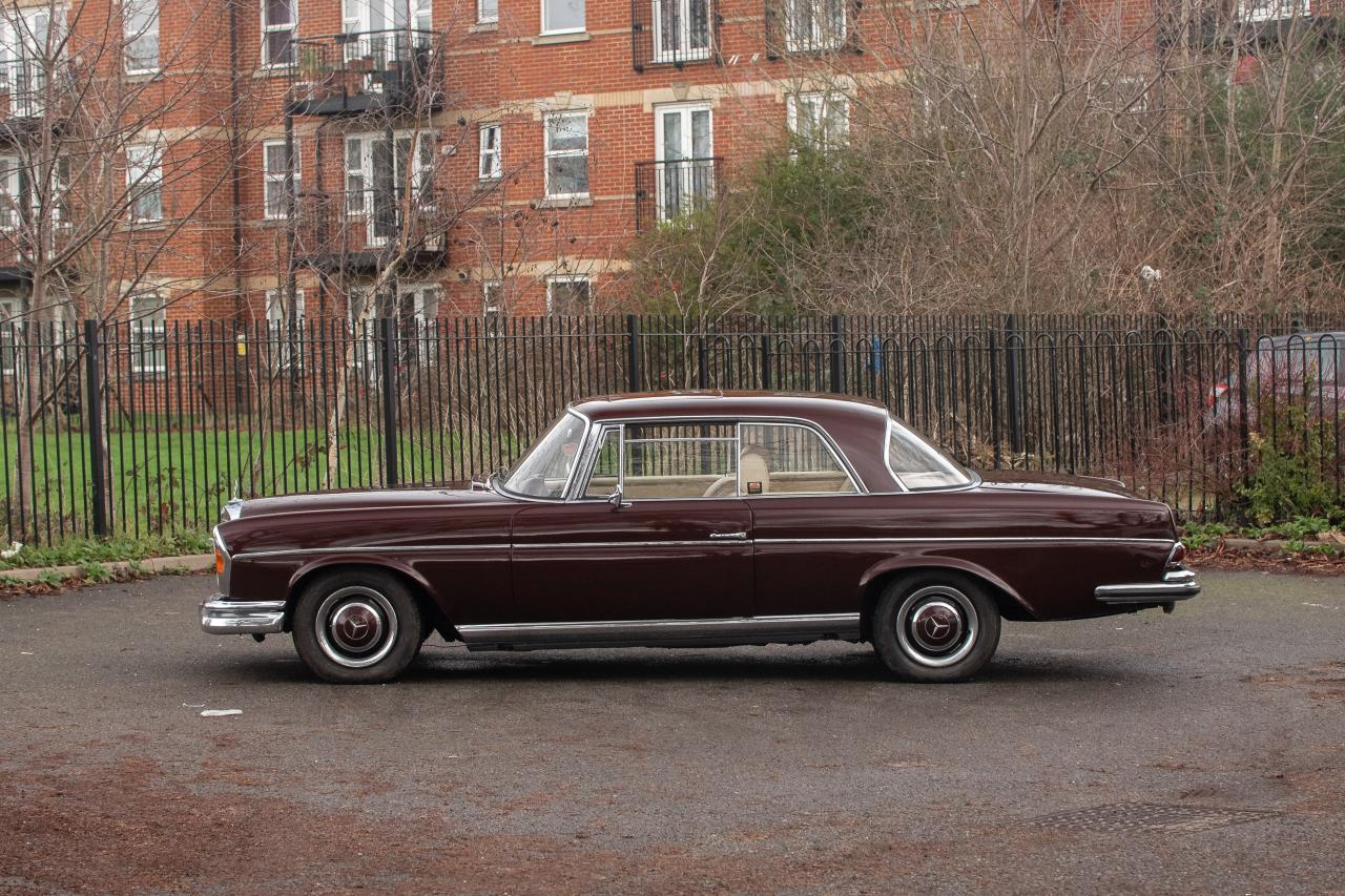 1966 Mercedes - Benz 300 SE Coup&eacute;