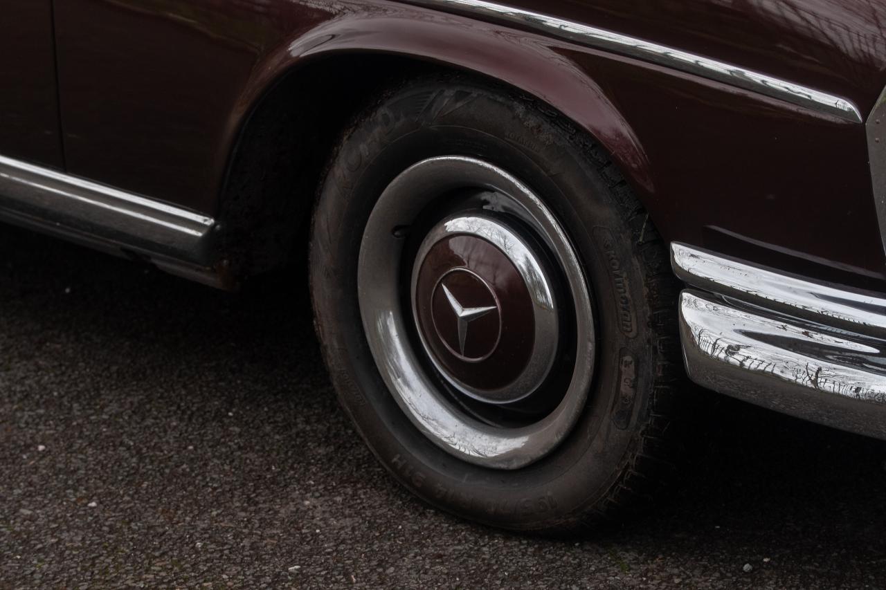 1966 Mercedes - Benz 300 SE Coup&eacute;