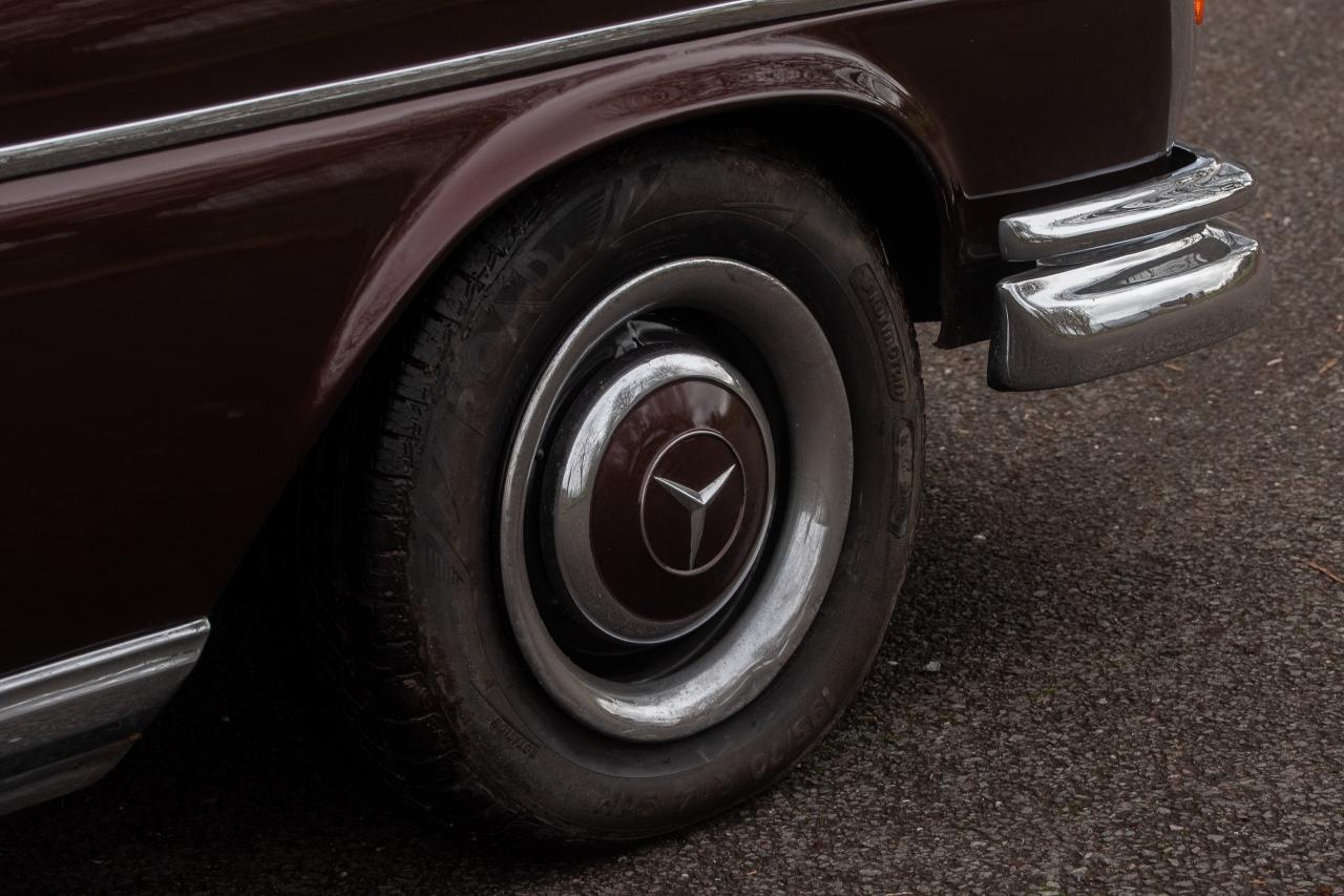 1966 Mercedes - Benz 300 SE Coup&eacute;