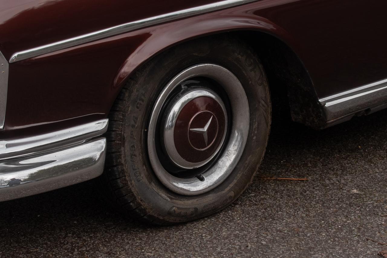 1966 Mercedes - Benz 300 SE Coup&eacute;