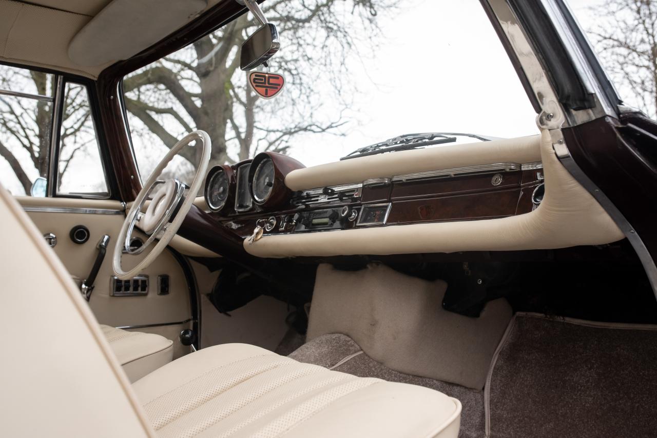 1966 Mercedes - Benz 300 SE Coup&eacute;