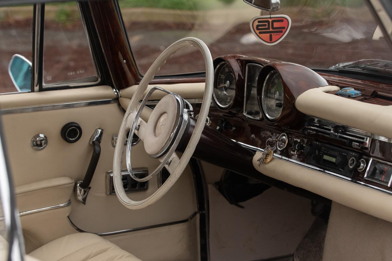 1966 Mercedes - Benz 300 SE Coup&eacute;