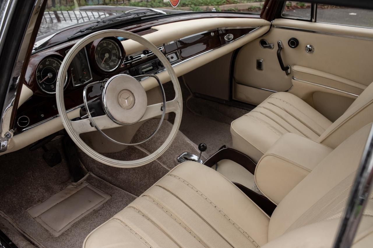 1966 Mercedes - Benz 300 SE Coup&eacute;