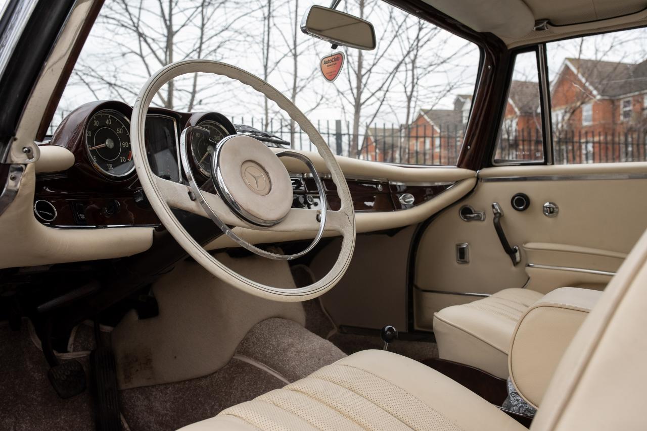 1966 Mercedes - Benz 300 SE Coup&eacute;