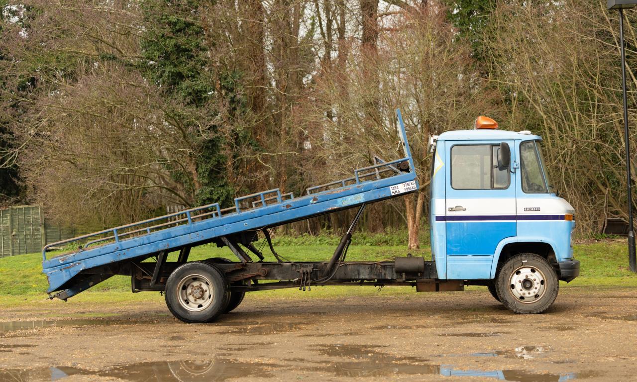 1982 Mercedes - Benz 608D (Flatbed)