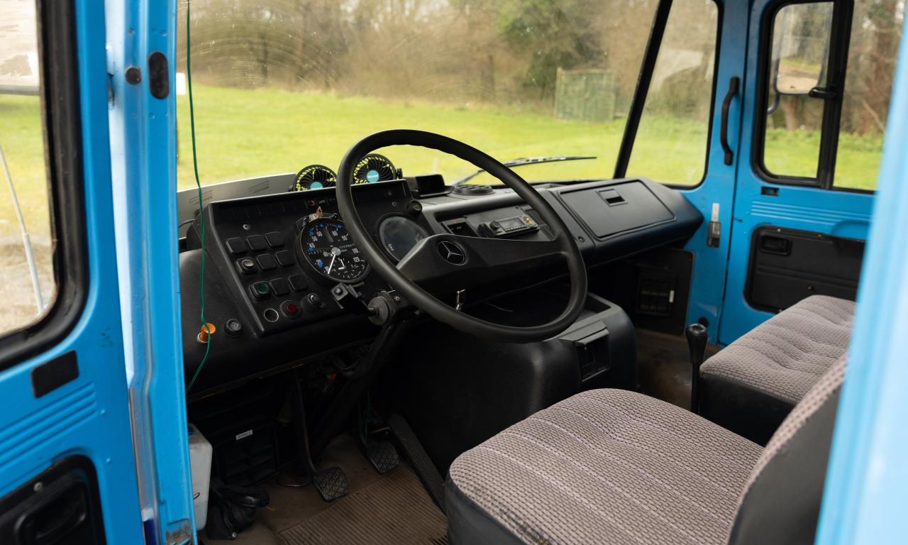 1982 Mercedes - Benz 608D (Flatbed)