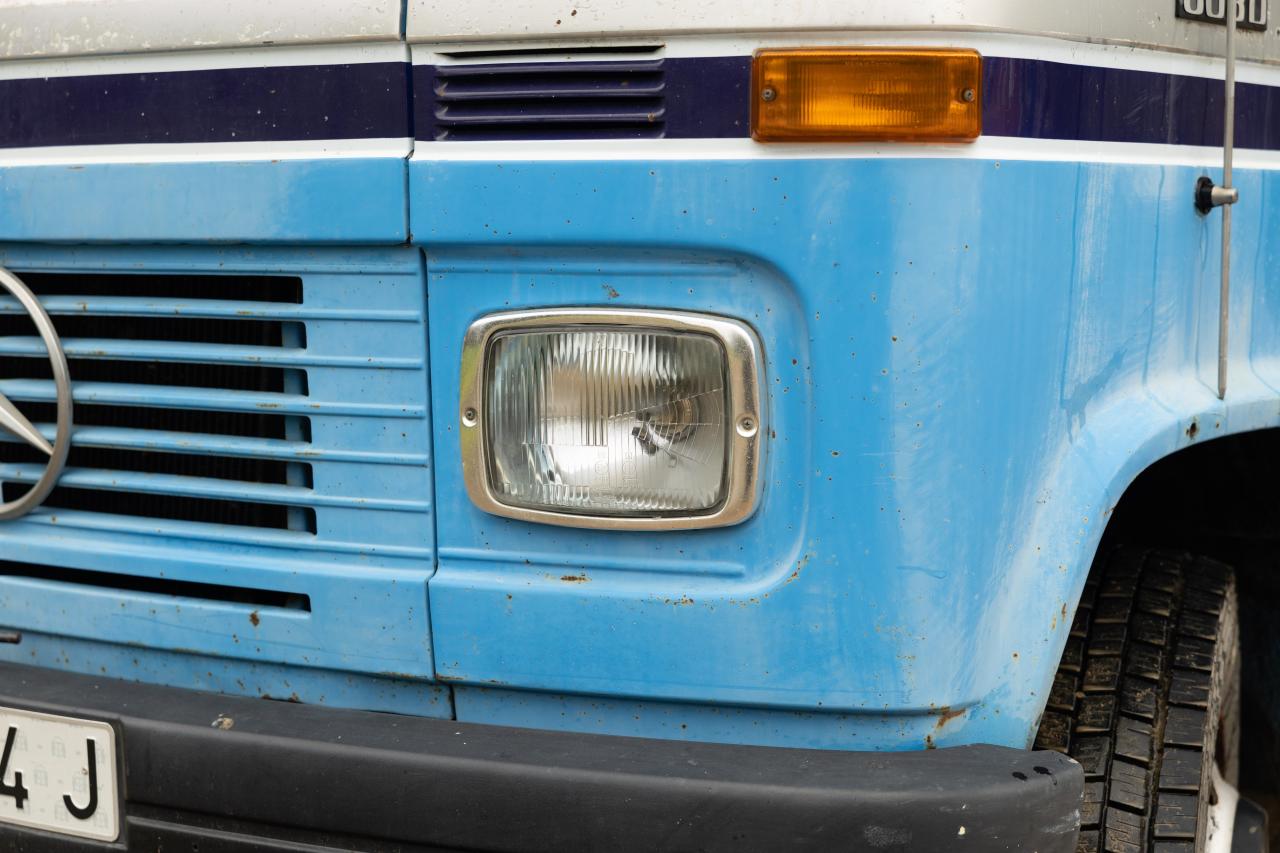 1982 Mercedes - Benz 608D (Flatbed)