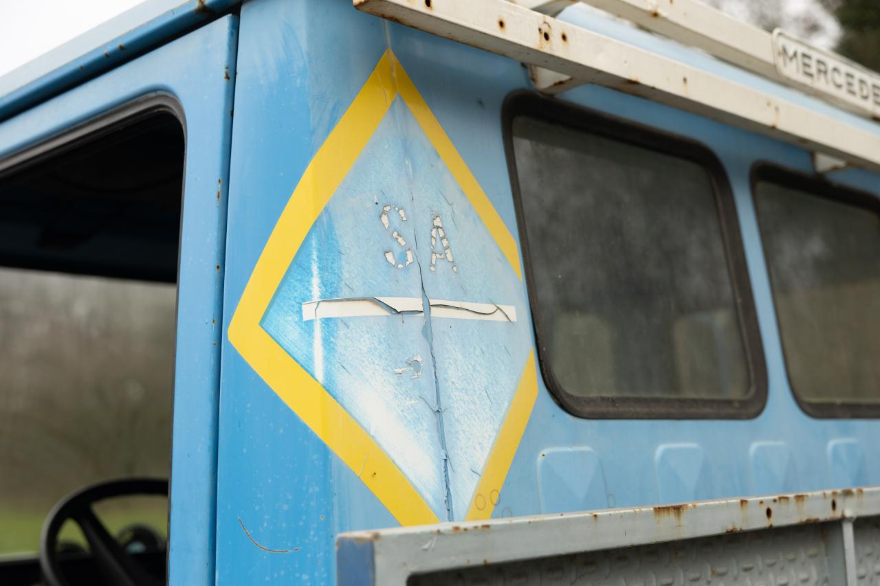 1982 Mercedes - Benz 608D (Flatbed)