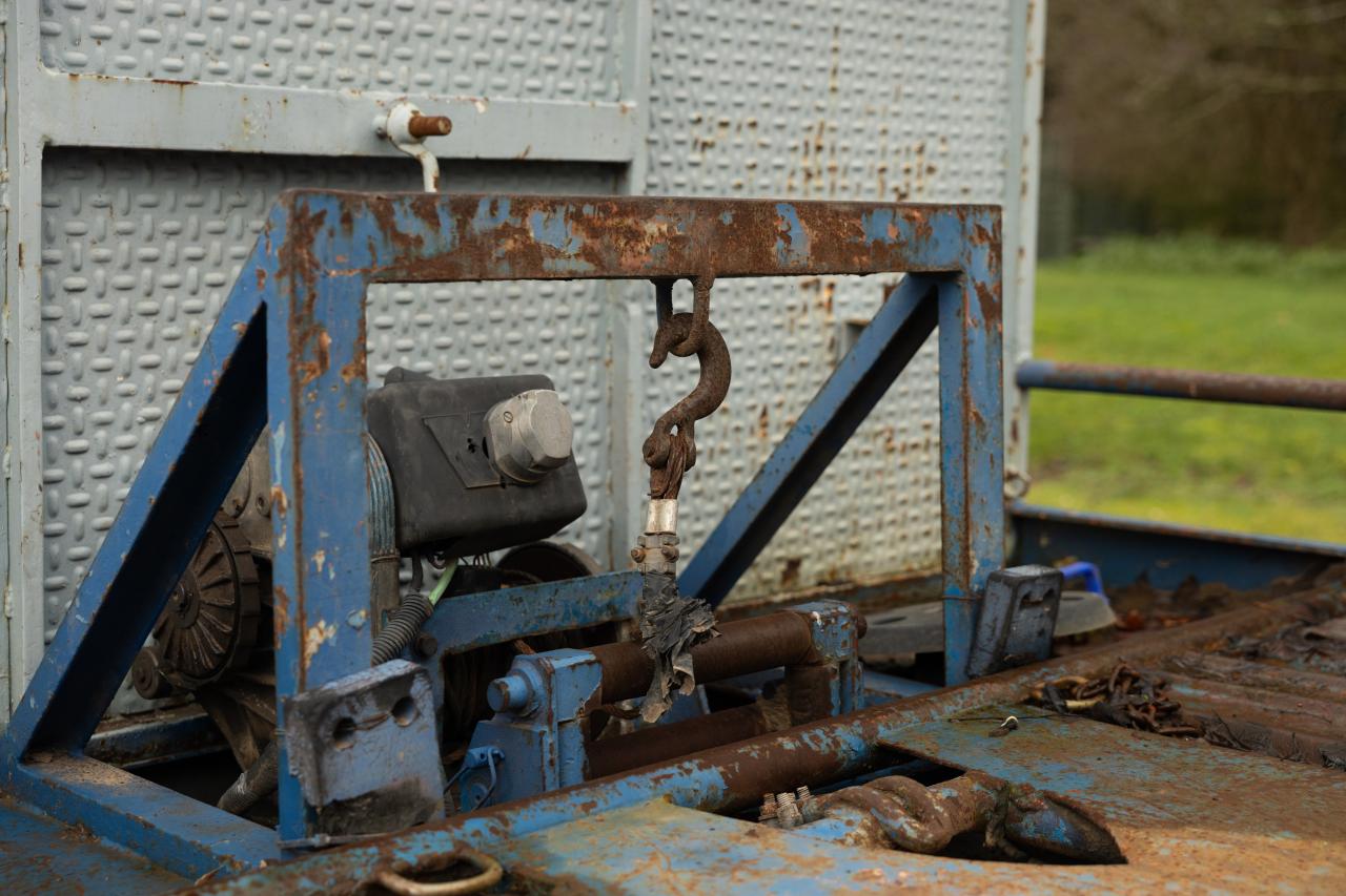 1982 Mercedes - Benz 608D (Flatbed)