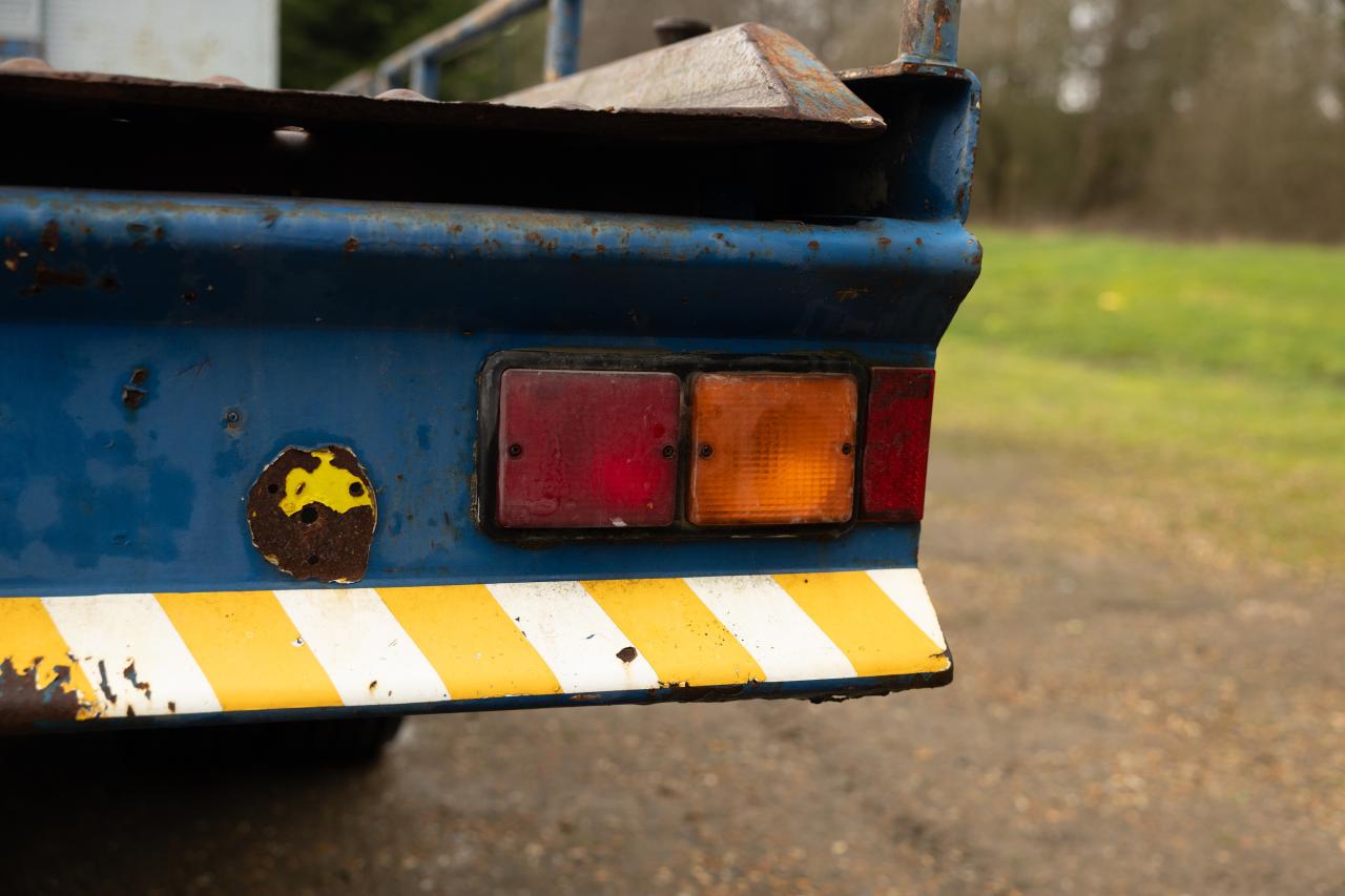 1982 Mercedes - Benz 608D (Flatbed)