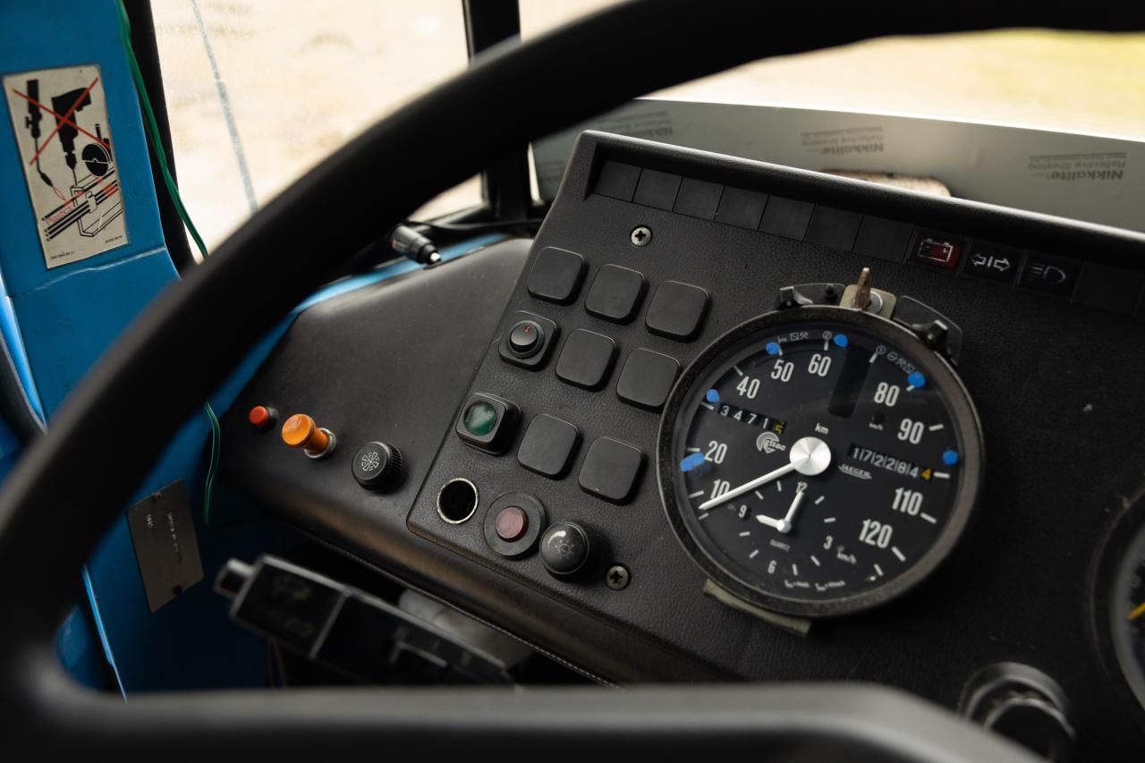 1982 Mercedes - Benz 608D (Flatbed)