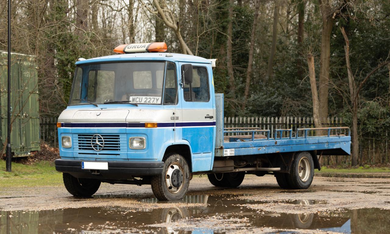 1982 Mercedes - Benz 608D (Flatbed)