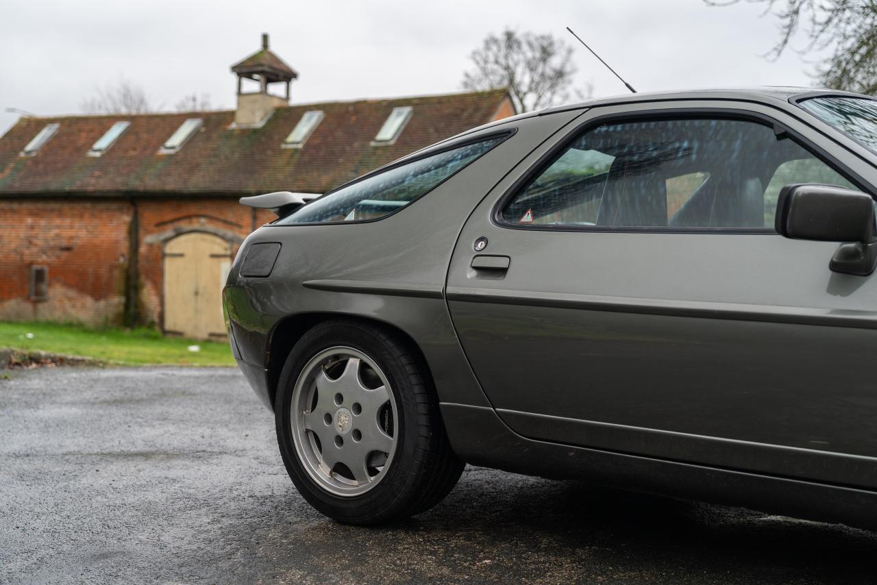 1993 Porsche 928 GT