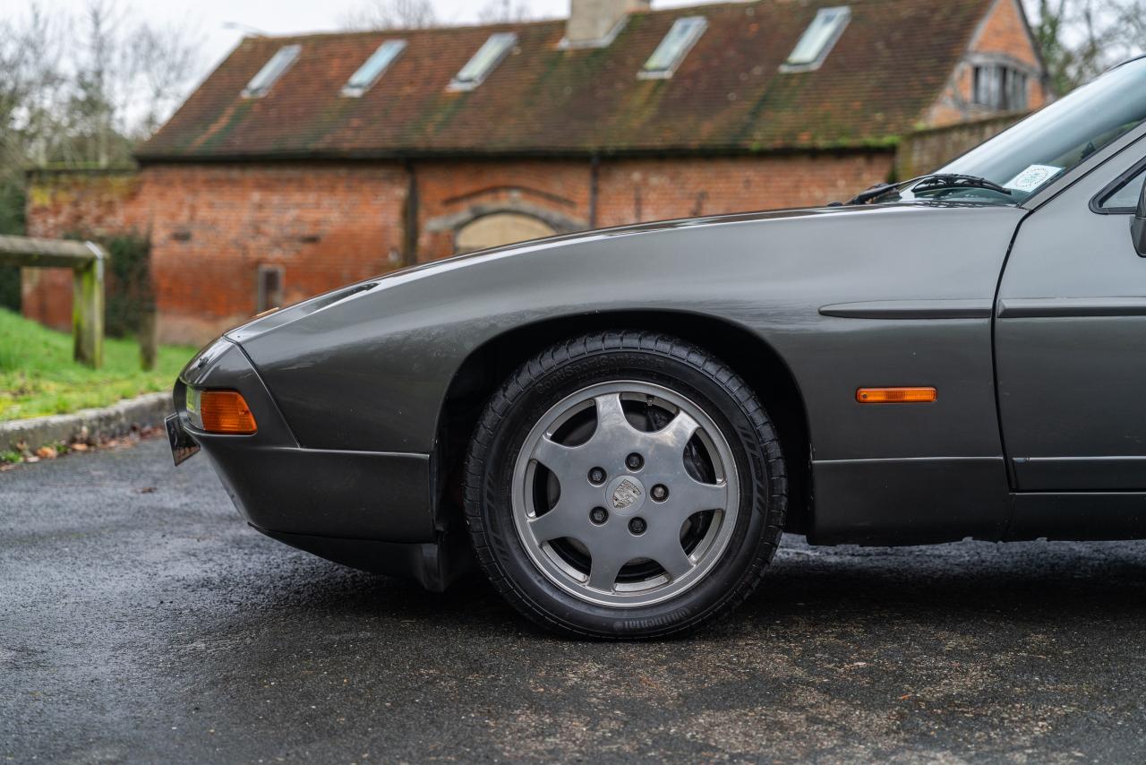 1993 Porsche 928 GT