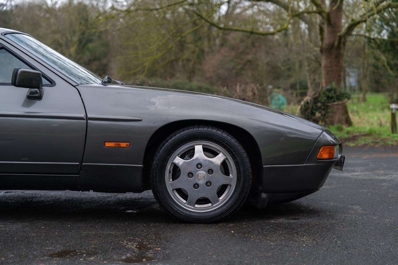 1993 Porsche 928 GT