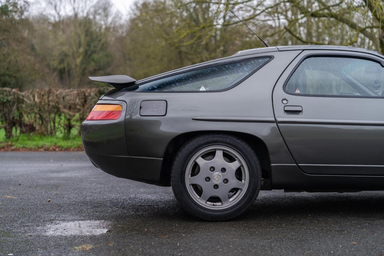 1993 Porsche 928 GT