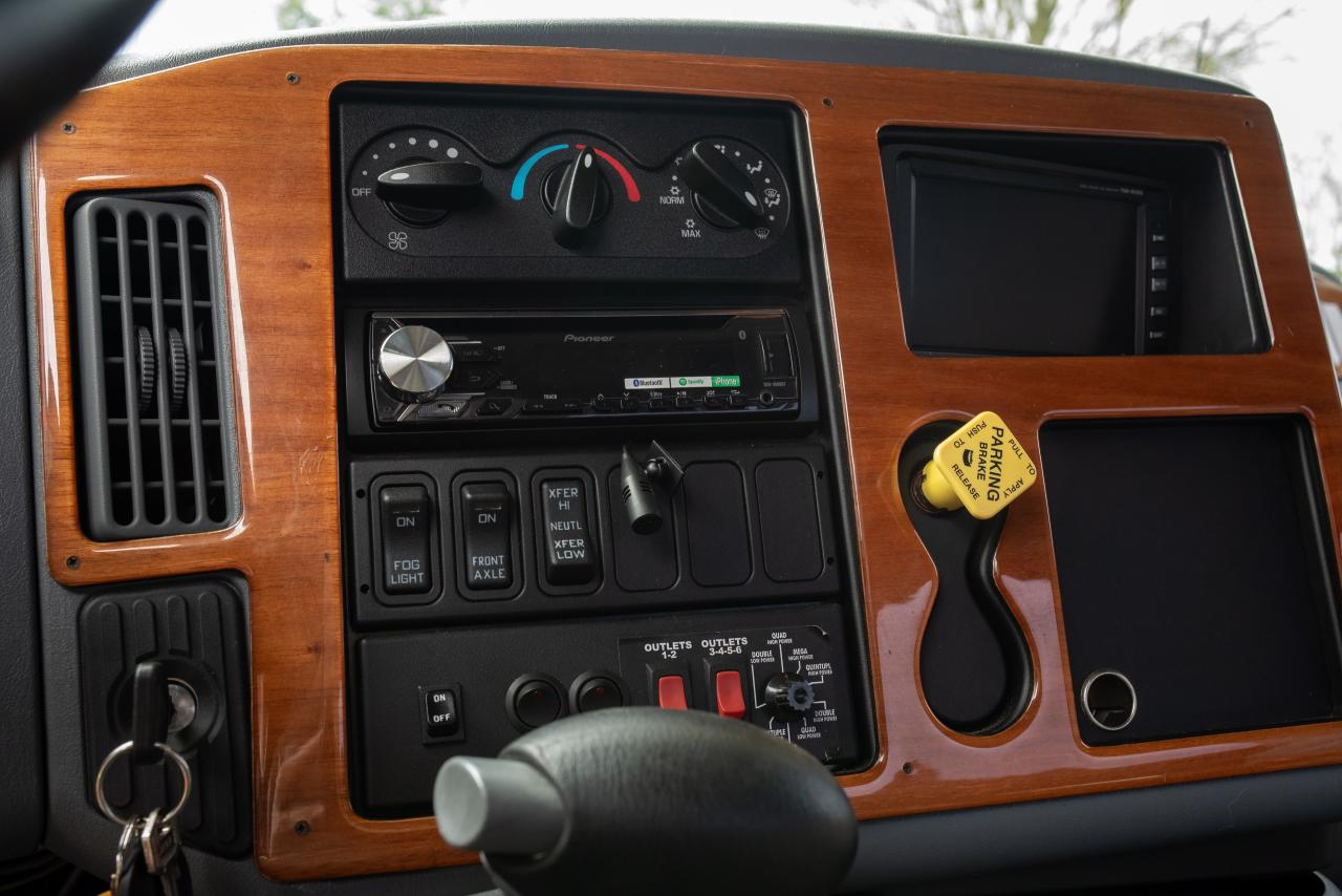 2005 International Navistar CXT 7300