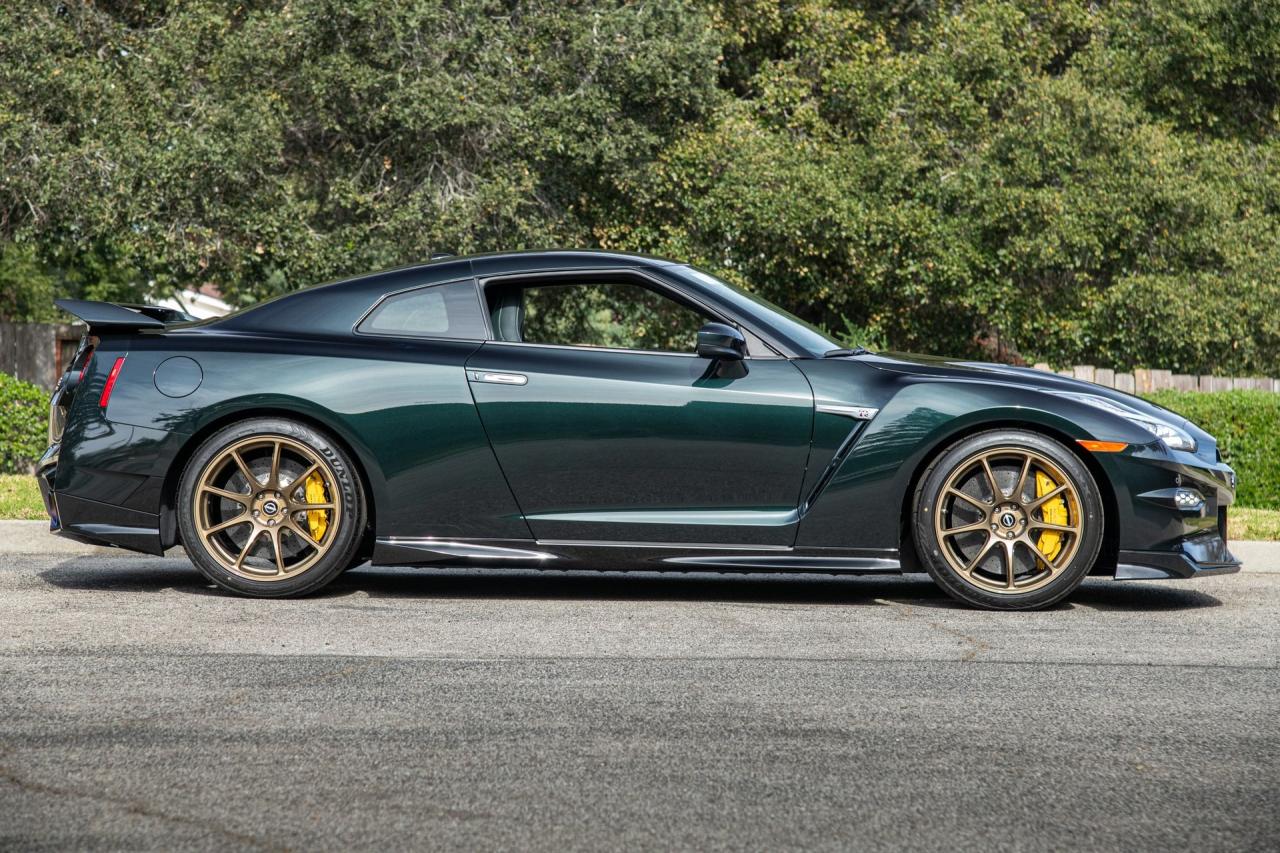 2024 Nissan GT-R T-Spec