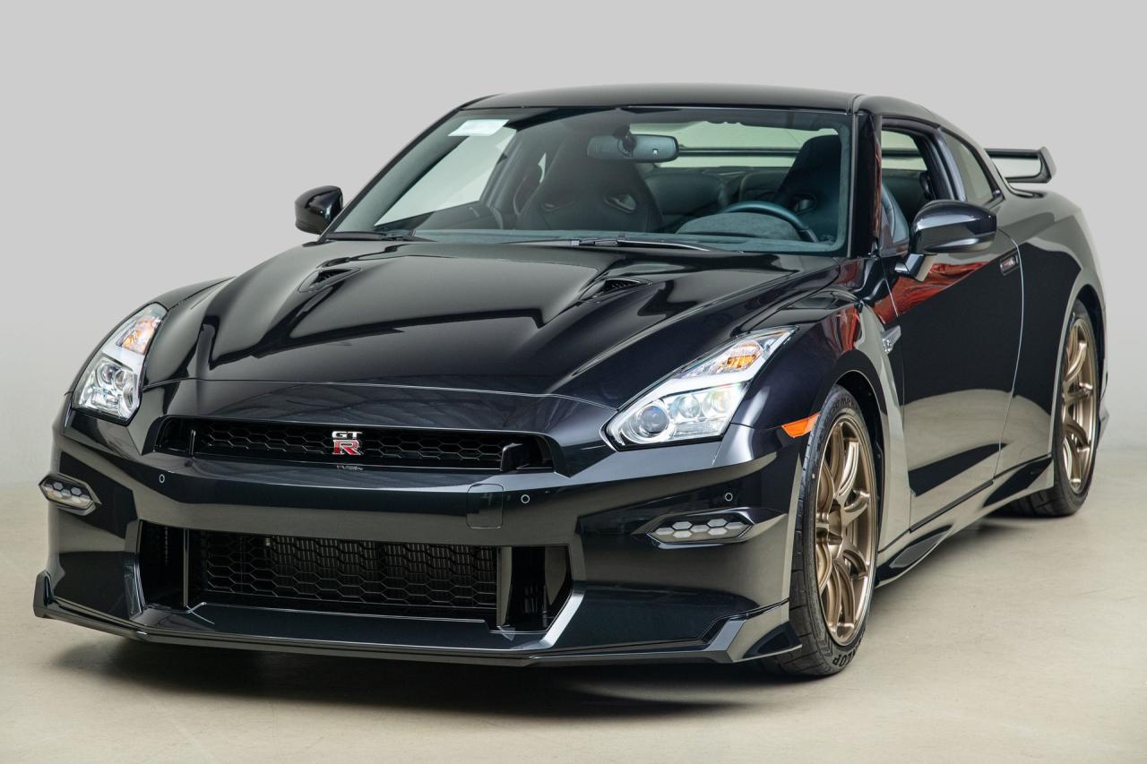 2024 Nissan GT-R T-Spec