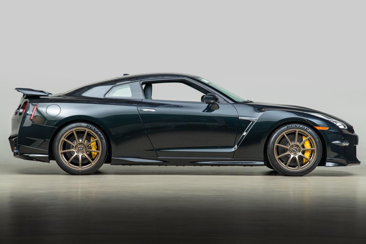 2024 Nissan GT-R T-Spec