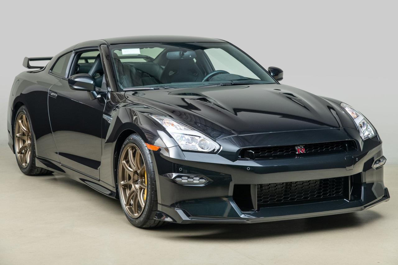 2024 Nissan GT-R T-Spec