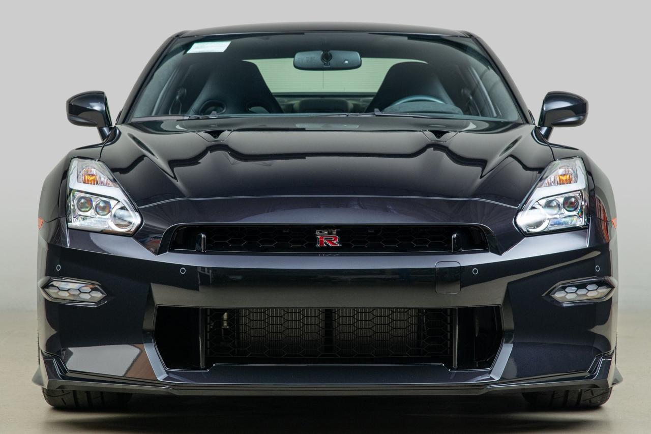 2024 Nissan GT-R T-Spec