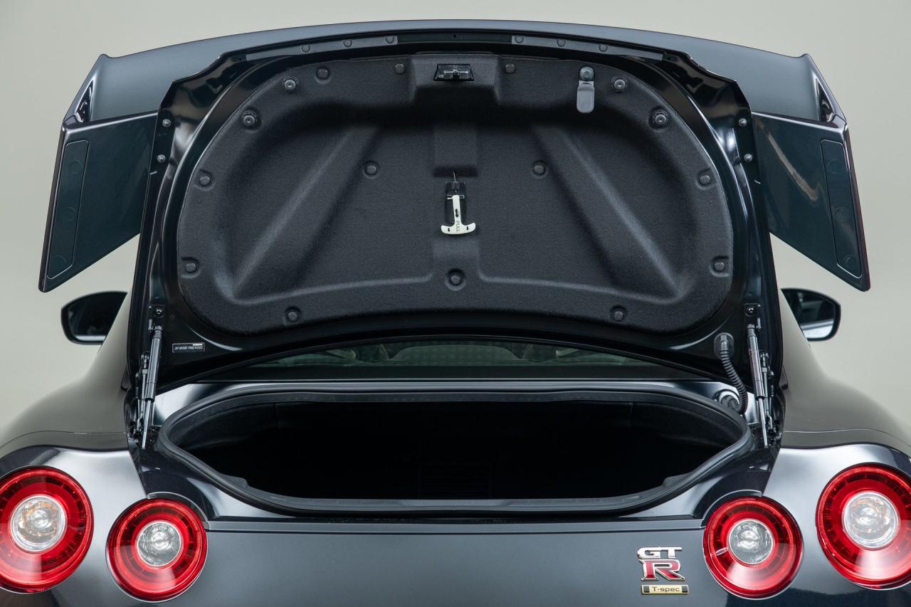 2024 Nissan GT-R T-Spec