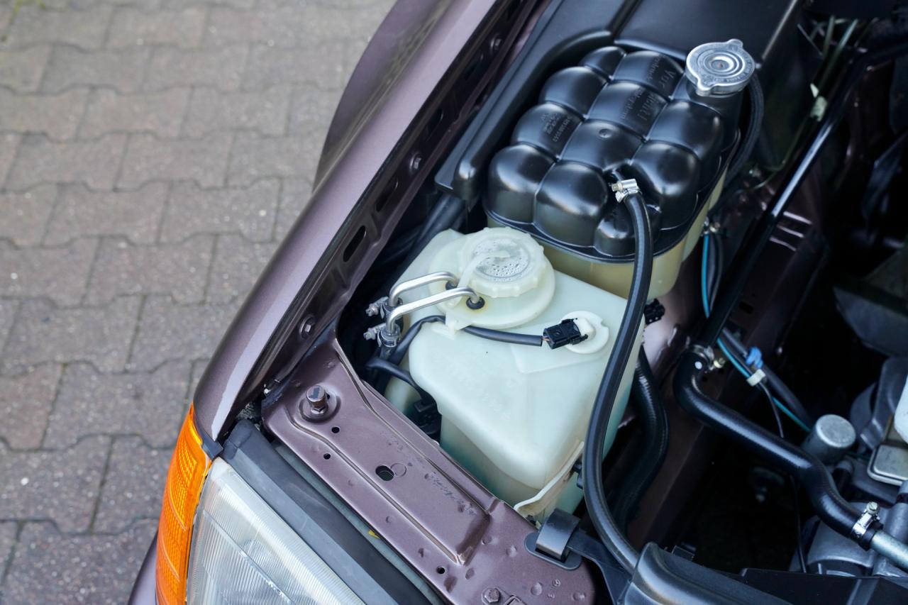 1993 Mercedes - Benz 300 SL &ldquo;Brown over brown&rdquo;