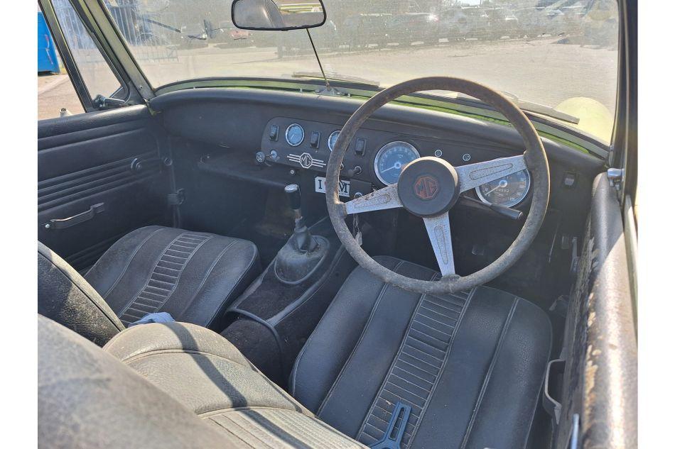 1973 MG Midget 1275 round wheel arch