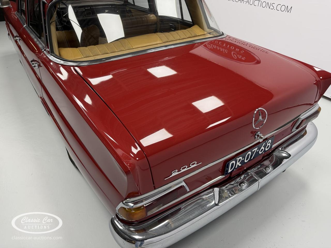 1967 Mercedes - Benz 200