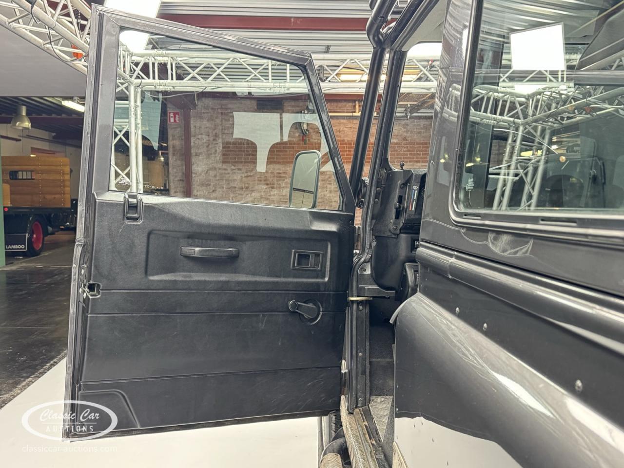 2002 Land Rover Defender 90