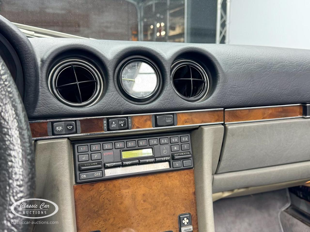 1984 Mercedes - Benz 380 SL