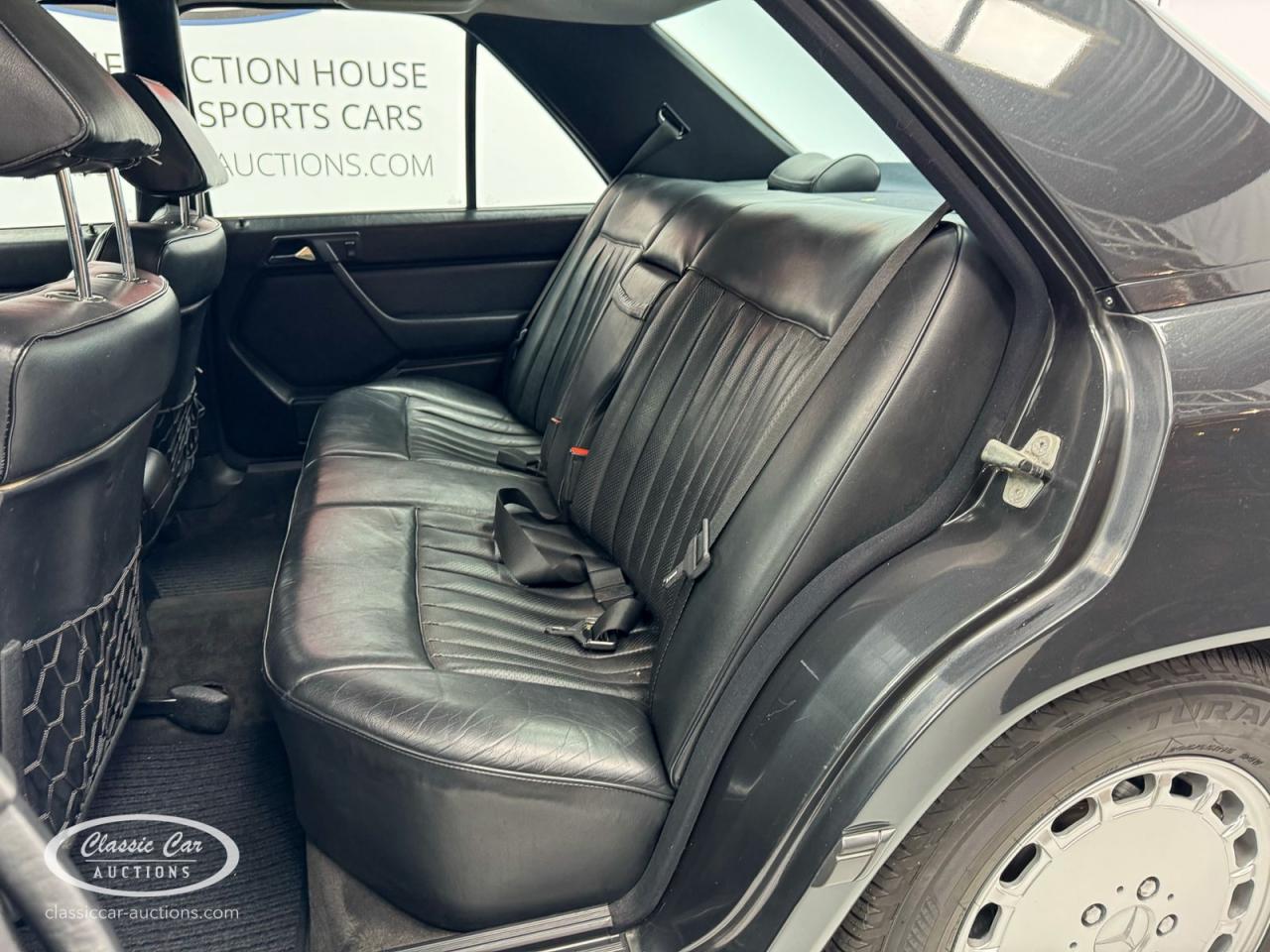 1985 Mercedes - Benz 300E