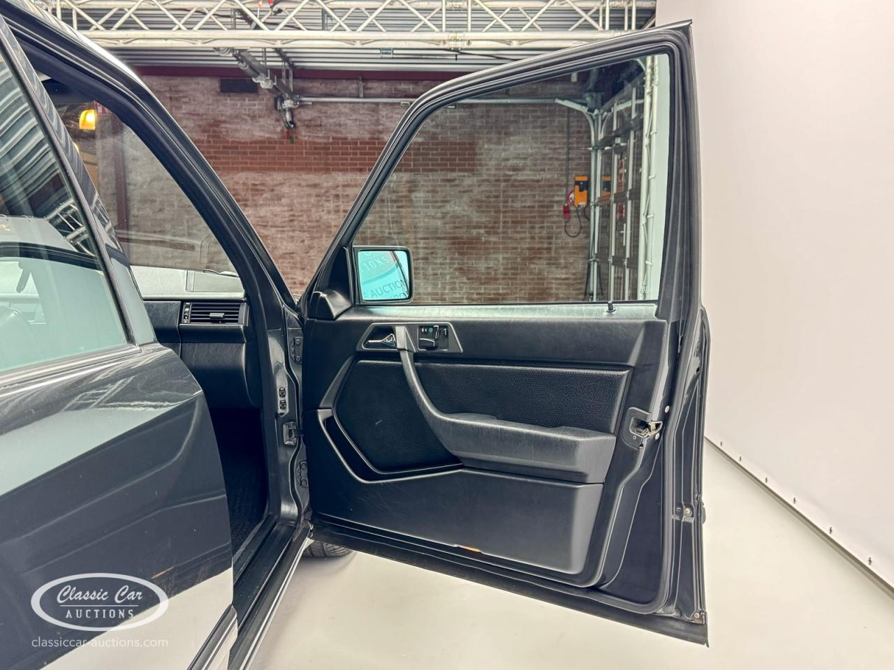 1985 Mercedes - Benz 300E