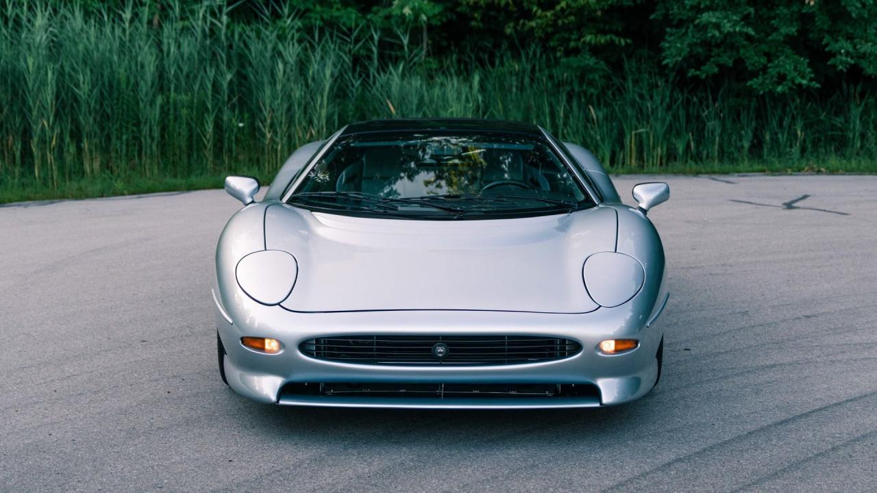 1993 Jaguar XJ220
