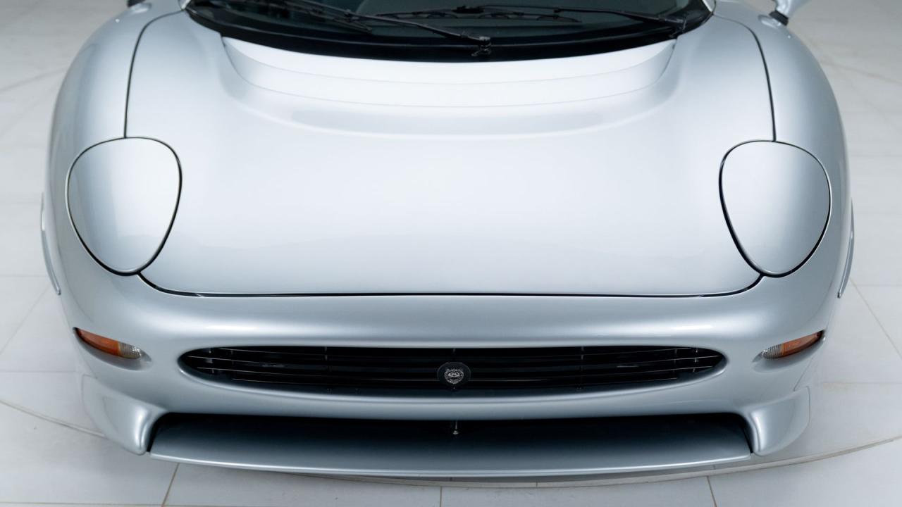 1993 Jaguar XJ220