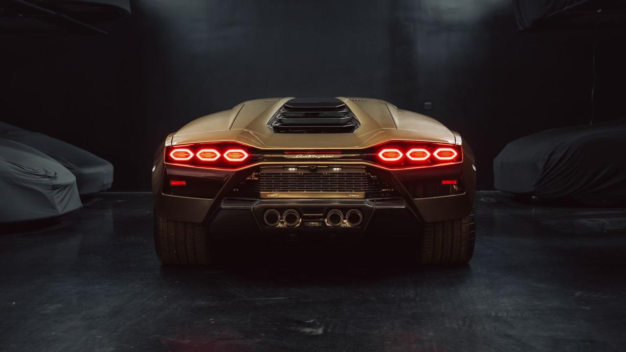 2022 Lamborghini Countach LPI 800-4