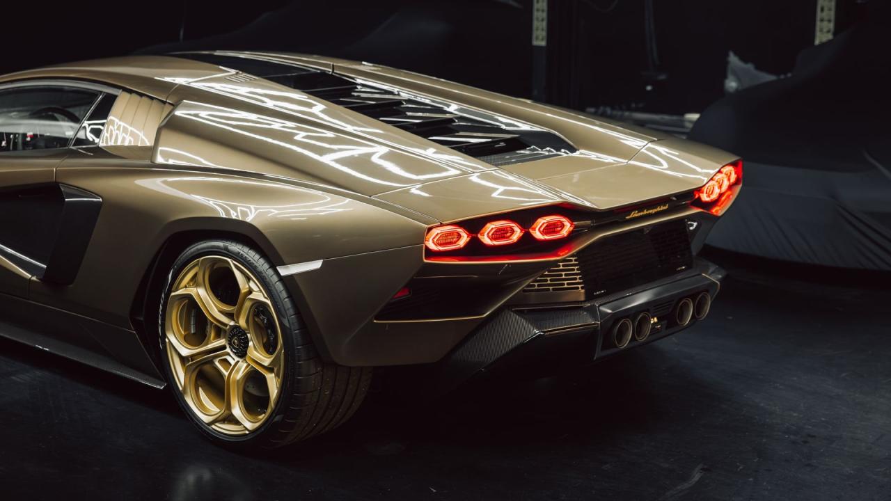 2022 Lamborghini Countach LPI 800-4