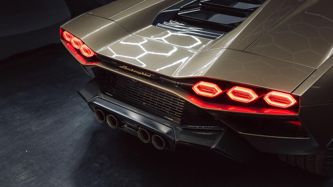 2022 Lamborghini Countach LPI 800-4