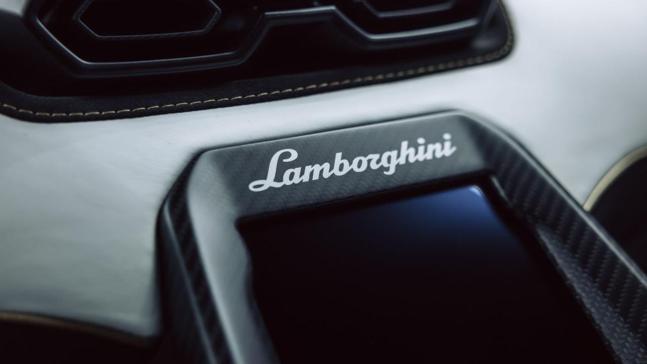 2022 Lamborghini Countach LPI 800-4