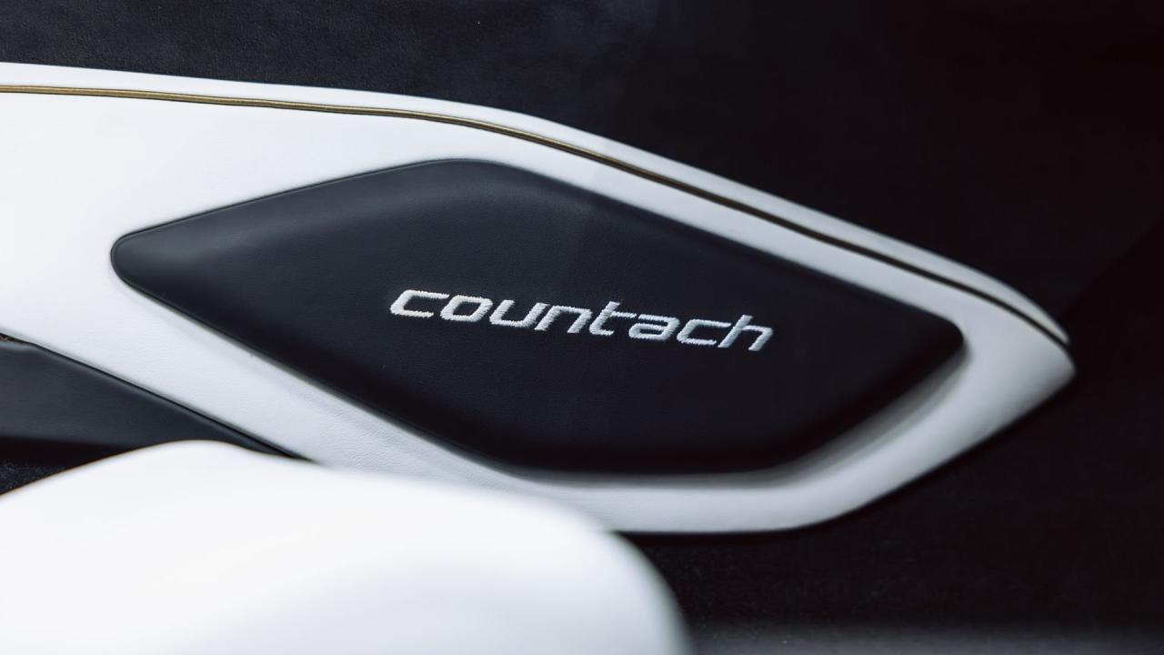 2022 Lamborghini Countach LPI 800-4