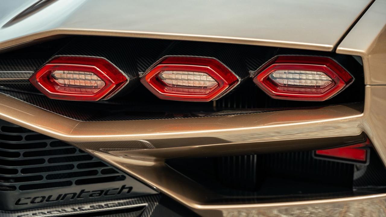 2022 Lamborghini Countach LPI 800-4