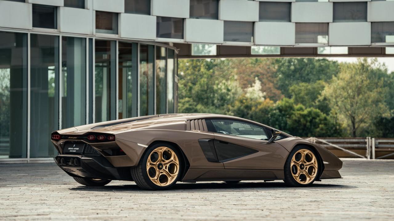 2022 Lamborghini Countach LPI 800-4