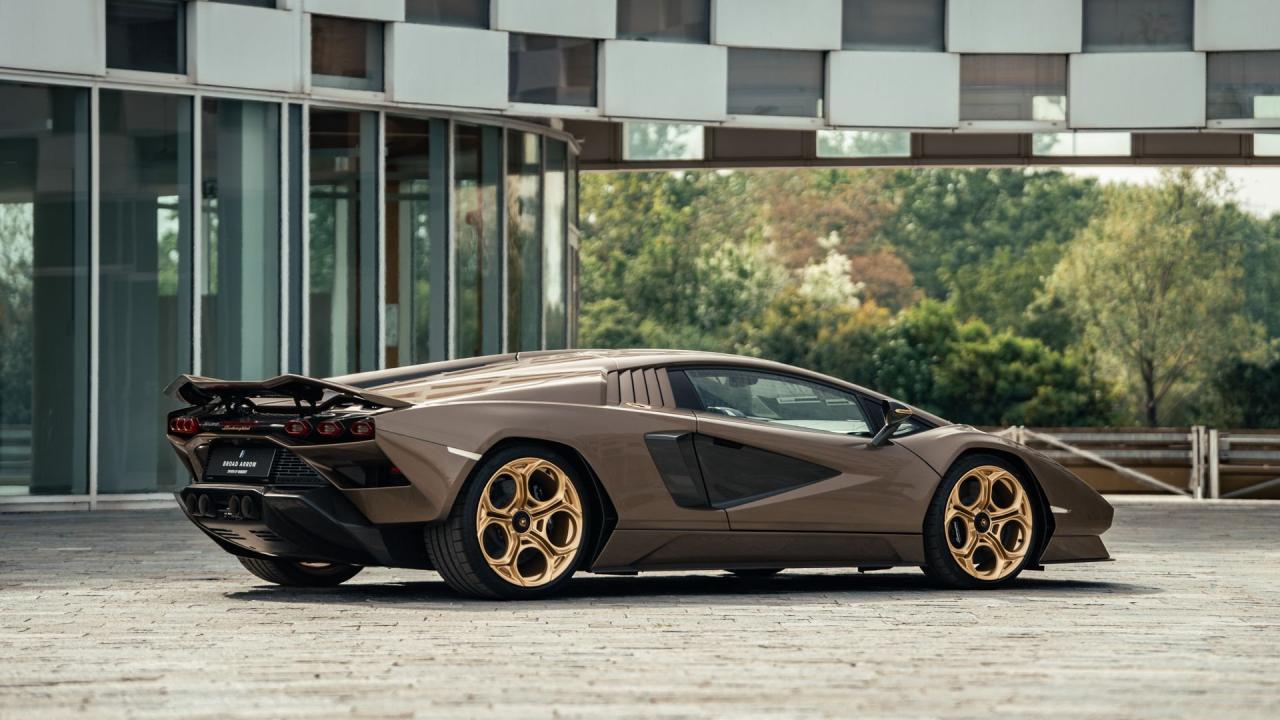 2022 Lamborghini Countach LPI 800-4