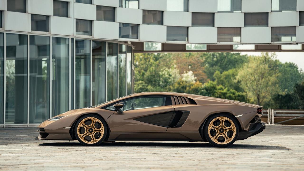 2022 Lamborghini Countach LPI 800-4