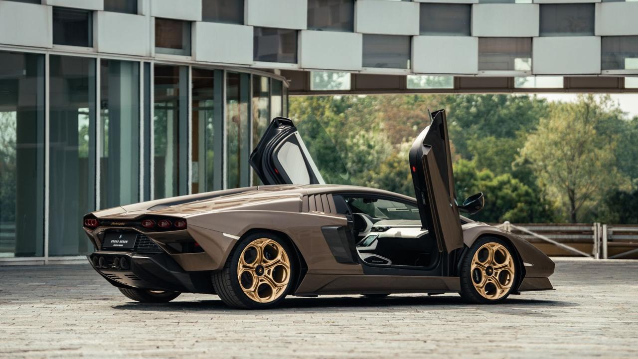 2022 Lamborghini Countach LPI 800-4