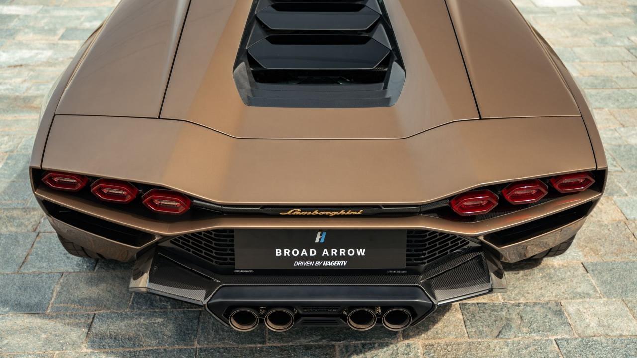 2022 Lamborghini Countach LPI 800-4