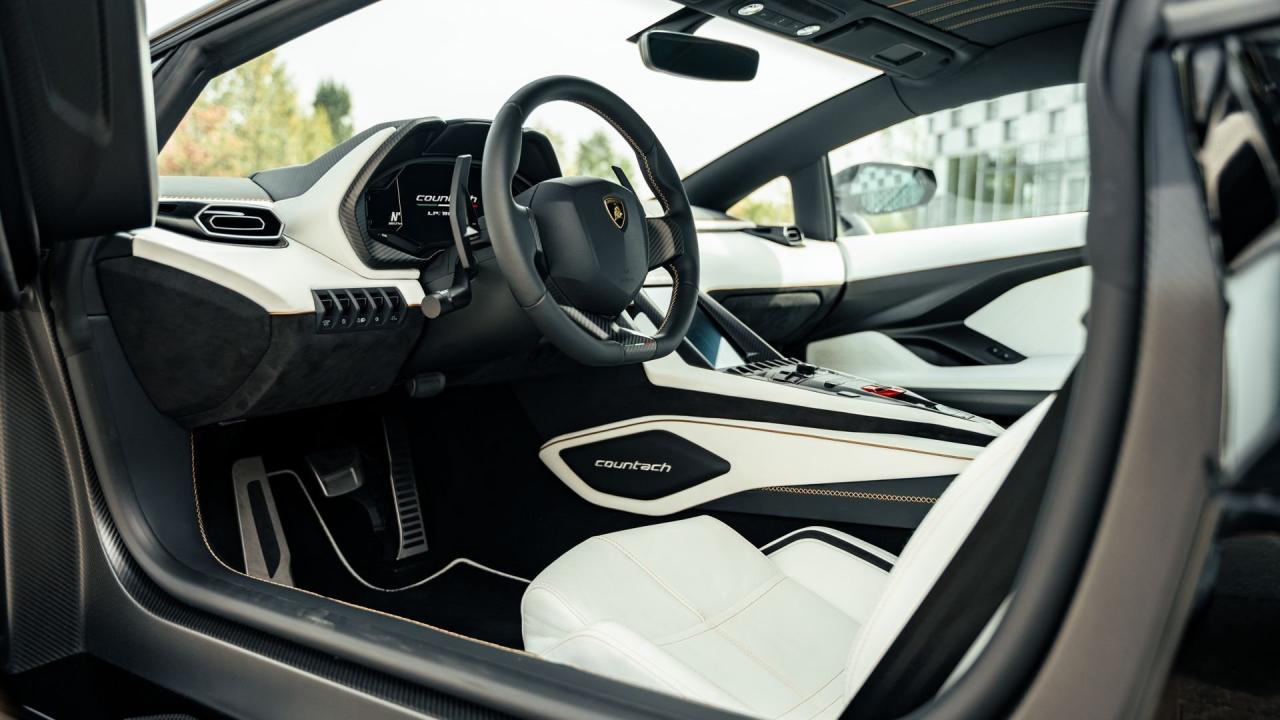 2022 Lamborghini Countach LPI 800-4
