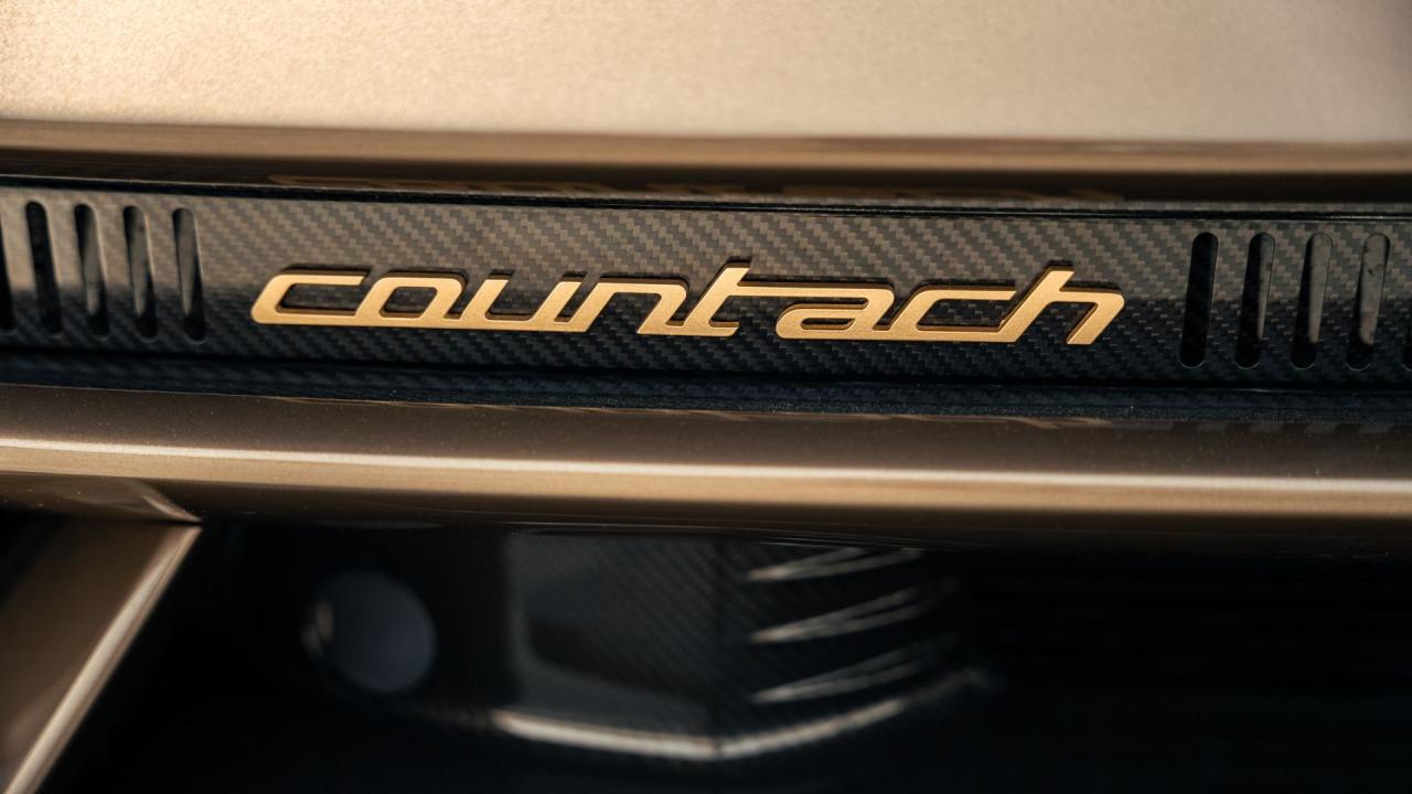2022 Lamborghini Countach LPI 800-4