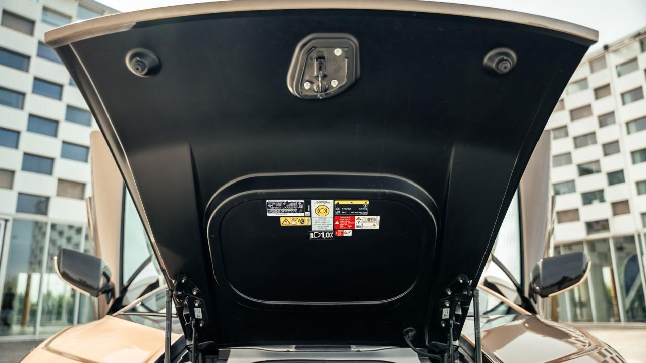 2022 Lamborghini Countach LPI 800-4